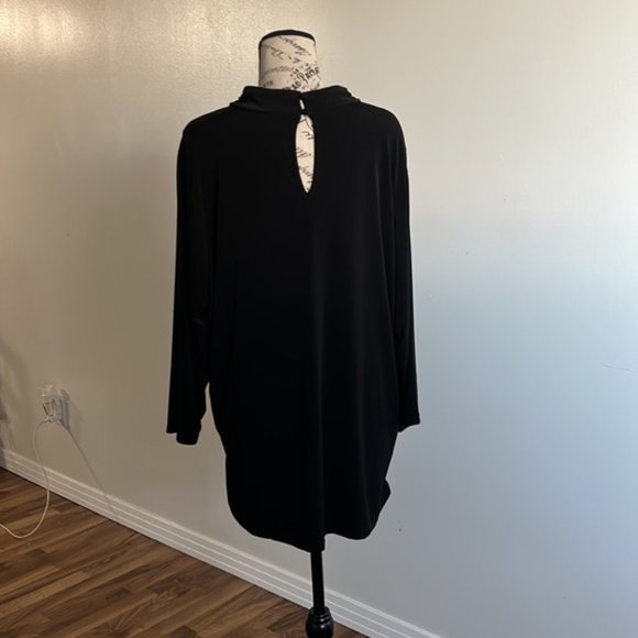 Torrid Black Minimalist Top  size 3x - Picture 3 of 5